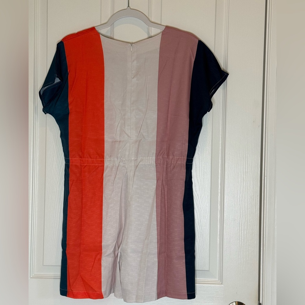 Colorblock Short Sleeve Romper - Picture 2 of 4